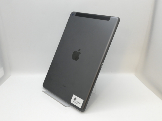 【中古】Apple docomo 【SIMロック解除済み】 iPad（第7世代/2019） 128GB スペースグレイ MW6E2J/A【日本橋3】保証期間１ヶ月【ランクC】