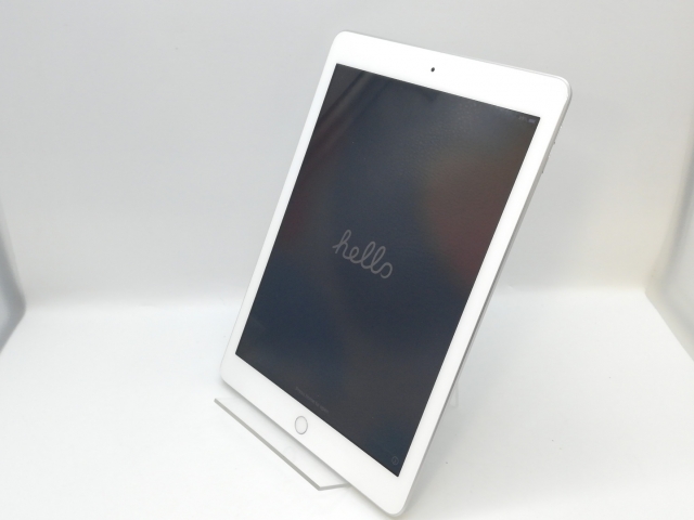 【中古】Apple 【Wi-Fi】 iPad（第5世代/2017） 32GB シルバー MP2G2J/A【三宮駅前】保証期間１ヶ月【ランクC】