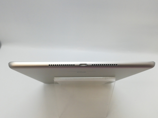 【中古】Apple 【Wi-Fi】 iPad（第5世代/2017） 32GB シルバー MP2G2J/A【三宮駅前】保証期間１ヶ月【ランクC】_7