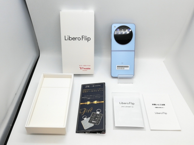 J*a様 SIMフリー　Libero Flip A304ZT ブルー ギフトカー SIMフリー Libero Flip A304ZT ブルー ギフトカード付き - メルカリ