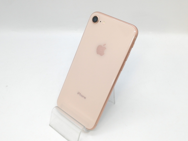 【中古】Apple docomo 【SIMロック解除済み】 iPhone 8 64GB ゴールド MQ7A2J/A【京都】保証期間１ヶ月【ランクC】
