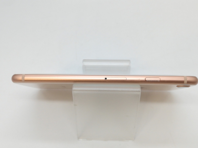 【中古】Apple docomo 【SIMロック解除済み】 iPhone 8 64GB ゴールド MQ7A2J/A【京都】保証期間１ヶ月【ランクC】_3