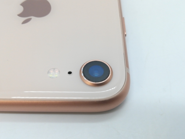 【中古】Apple docomo 【SIMロック解除済み】 iPhone 8 64GB ゴールド MQ7A2J/A【京都】保証期間１ヶ月【ランクC】_6