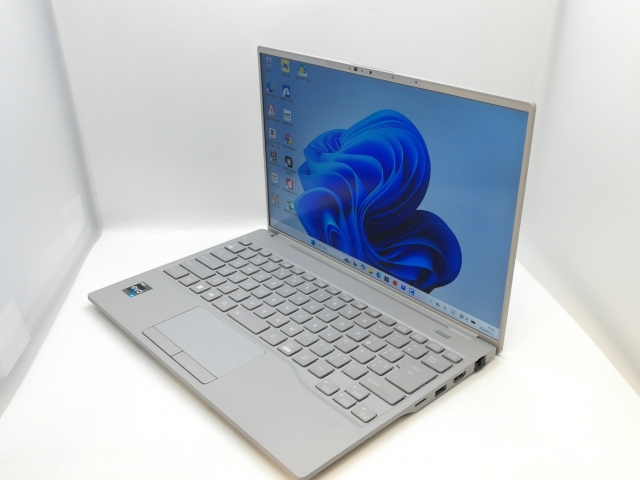 【中古】Fujitsu LIFEBOOK UH UH90/H1 FMVU90H1H フロストグレー【i7-1360P 16G 512G(SSD) WiFi 14LCD】【京都】保証期間１ヶ月【ランクB】