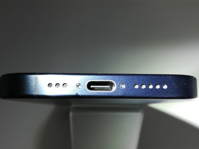 【中古】Apple 国内版 【SIMフリー】 iPhone 15 Pro 256GB ブルーチタニウム MTUG3J/A【京都】保証期間１ヶ月【ランクB】_4