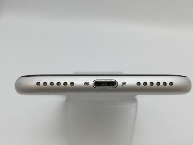【中古】Apple docomo 【SIMロック解除済み】 iPhone SE（第2世代） 64GB ホワイト MX9T2J/A【京都】保証期間１ヶ月【ランクC】_5