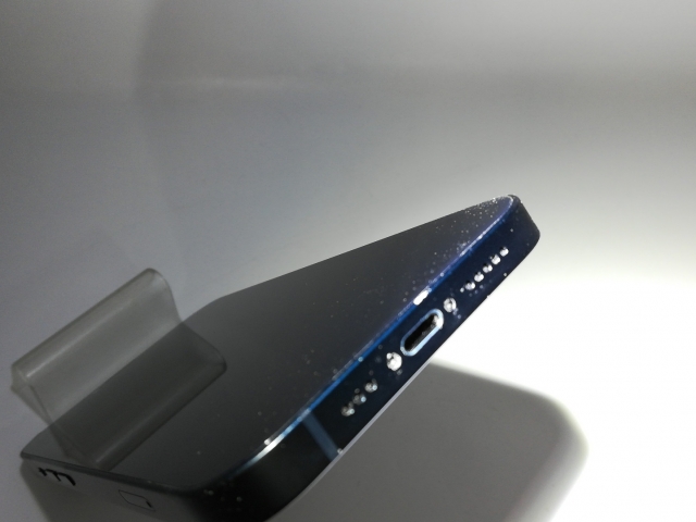 中古】Apple docomo 【SIMフリー】 iPhone 13 128GB ミッドナイト