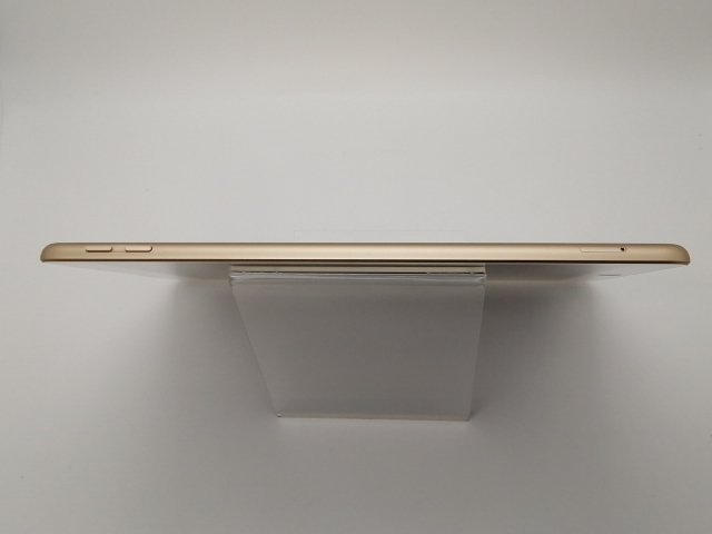 【中古】Apple SoftBank 【SIMロック解除済み】 iPad（第5世代/2017） 32GB ゴールド MPG42J/A【京都】保証期間１ヶ月【ランクB】_3