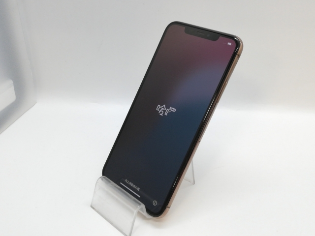 【中古】Apple au 【SIMロック解除済み】 iPhone 11 Pro Max 256GB ゴールド MWHL2J/A【OSU301】保証期間１ヶ月【ランクB】