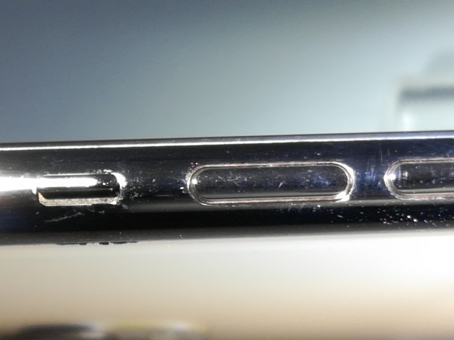 【中古】Apple au 【SIMロック解除済み】 iPhone 11 Pro Max 256GB ゴールド MWHL2J/A【OSU301】保証期間１ヶ月【ランクB】_6
