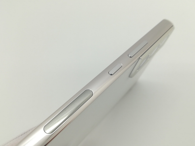 【中古】SAMSUNG au 【SIMフリー】 Galaxy S22 ファントムホワイト 8GB 256GB SCG13【静岡】保証期間１ヶ月【ランクB】