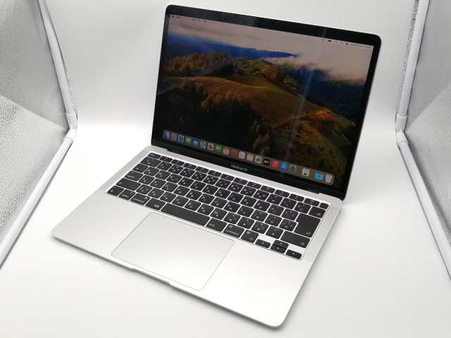 【中古】Apple MacBook Air 13インチ M1(CPU:8C/GPU:7C) 8GB/256GB シルバー MGN93J/A (M1・2020)【博多】保証期間１ヶ月【ランクB】