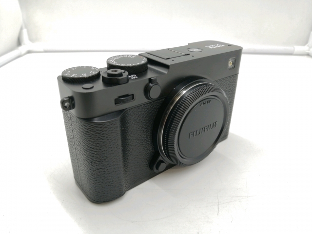 【中古】FujiFilm FUJIFILM X-E5 ブラック【札幌】保証期間１ヶ月【ランクA】 198,980円