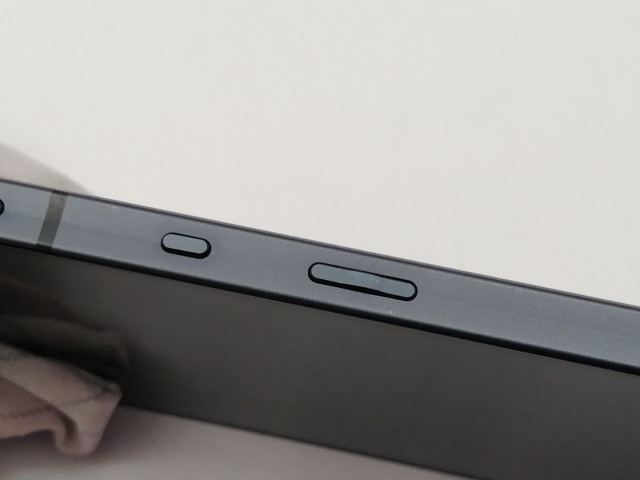 【中古】SHARP 国内版 【SIMフリー】 AQUOS Sense6 ブラック 6GB 128GB SH-M19【博多】保証期間１ヶ月【ランクC】_4