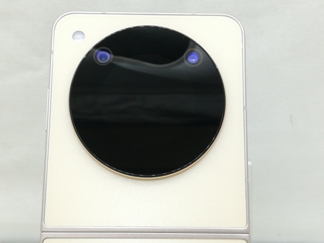 新品未使用品】Libero Flip 本体Ymobile ゴールドSIMフリー 中古】ZTE