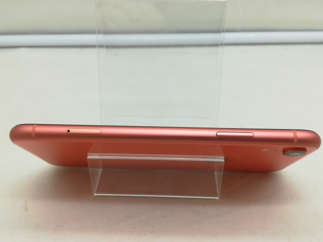 【中古】Apple docomo 【SIMロック解除済み】 iPhone XR 128GB コーラル MT0T2J/A【川崎】保証期間１ヶ月【ランクB】