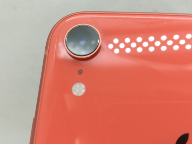 【中古】Apple docomo 【SIMロック解除済み】 iPhone XR 128GB コーラル MT0T2J/A【川崎】保証期間１ヶ月【ランクB】