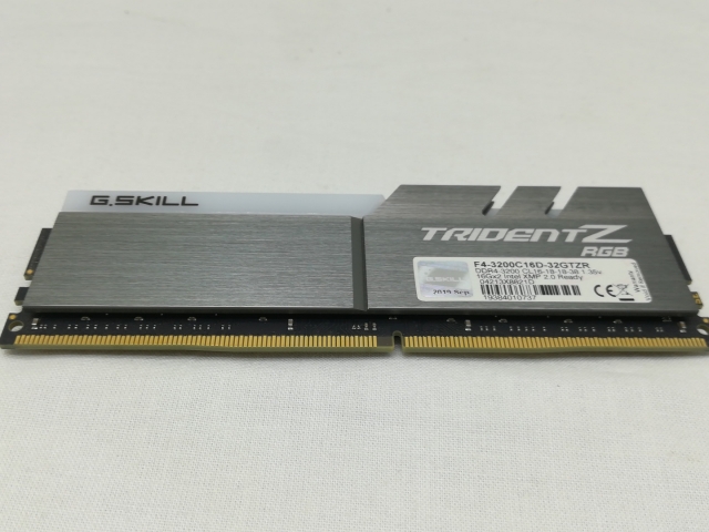 【中古】DDR4 16GB PC4-25600(DDR4-3200)【デスクトップPC用】【川崎】保証期間１週間_1
