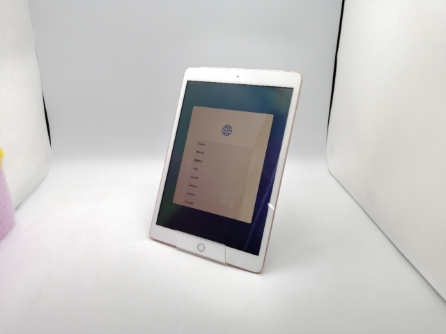 【中古】Apple au 【SIMロック解除済み】 iPad（第8世代/2020） 128GB ゴールド MYMN2J/A【川崎】保証期間１ヶ月【ランクB】_1