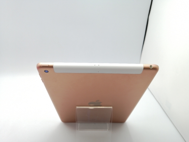 【中古】Apple au 【SIMロック解除済み】 iPad（第8世代/2020） 128GB ゴールド MYMN2J/A【川崎】保証期間１ヶ月【ランクB】_2