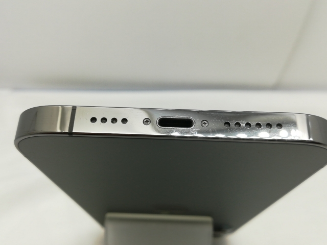 【中古】Apple au 【SIMロック解除済み】 iPhone 12 Pro Max 256GB グラファイト MGCY3J/A【川崎】保証期間１ヶ月【ランクA】