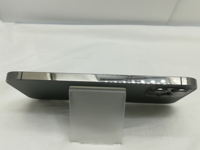 【中古】Apple au 【SIMロック解除済み】 iPhone 12 Pro Max 256GB グラファイト MGCY3J/A【川崎】保証期間１ヶ月【ランクA】