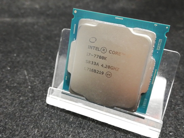 中古】Intel Core i7-7700K (4.2GHz/TB:4.5GHz) bulk LGA1151/4C/8T/L3 8M/