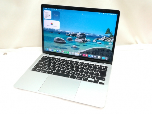 【中古】Apple MacBook Air 13インチ M1(CPU:8C/GPU:8C) 8GB/512GB シルバー MGNA3J/A (M1・2020)【川崎】保証期間１ヶ月【ランクB】