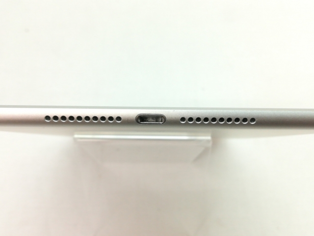 【中古】Apple docomo 【SIMロック解除済み】 iPad mini（第5世代/2019） 256GB シルバー MUXD2J/A【川崎】保証期間１ヶ月【ランクC】_4