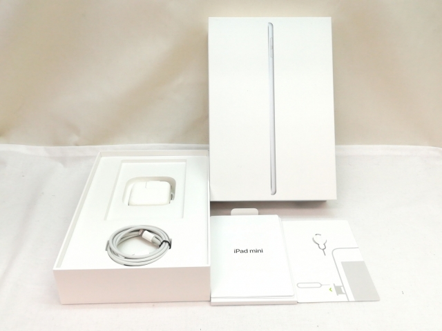 【中古】Apple docomo 【SIMロック解除済み】 iPad mini（第5世代/2019） 256GB シルバー MUXD2J/A【川崎】保証期間１ヶ月【ランクC】_9