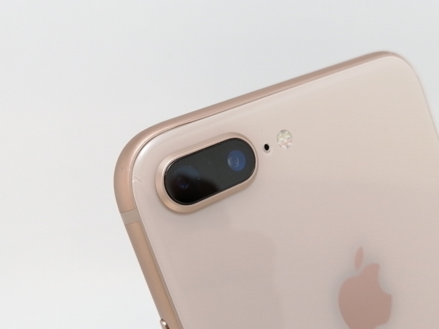中古】Apple docomo 【SIMロック解除済み】 iPhone 8 Plus 64GB 