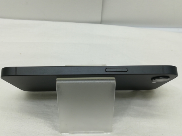 【中古】Apple 国内版 【SIMフリー】 iPhone 16e 256GB ブラック MD1T4J/A【川崎】保証期間１ヶ月【ランクB】_3