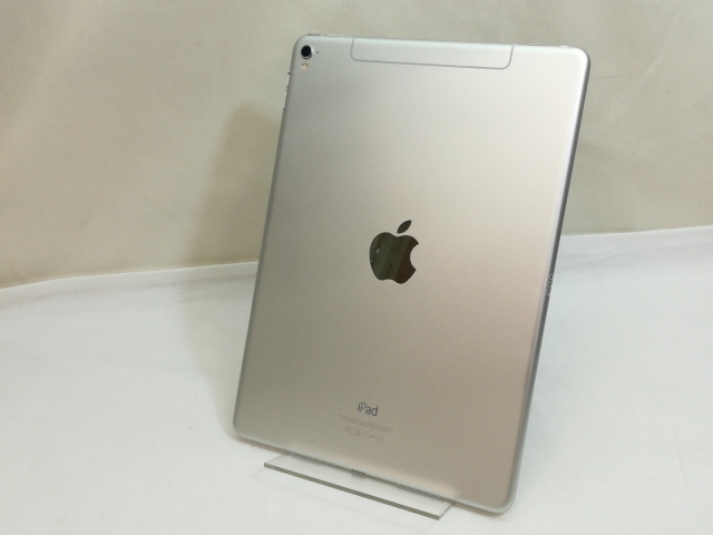 【中古】Apple docomo 【SIMロック解除済み】 9.7インチ iPad Pro（2016） 32GB シルバー MLPX2J/A【川崎】保証期間１ヶ月【ランクB】