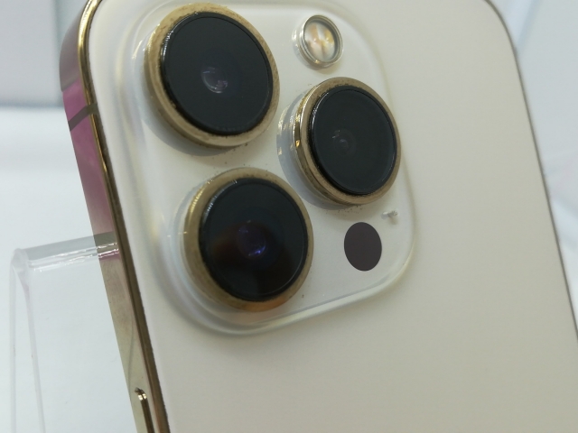 【中古】Apple docomo 【SIMフリー】 iPhone 13 Pro 128GB ゴールド MLUH3J/A【川崎】保証期間１ヶ月【ランクC】_6