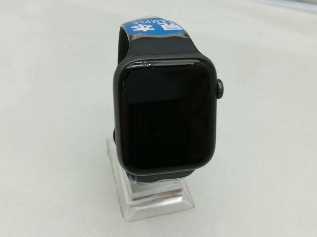 【中古】Apple Apple Watch Series4 GPS 44mm スペースグレイアルミケース (バンド無し)【川崎】保証期間１ヶ月【ランクB】