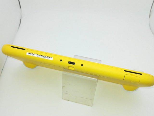SUBA.T Switch Lite イエロー 本体　ジャンク品 SUBA.T様専用 Switch Lite イエロー 本体 ジャンク品 - メルカリ
