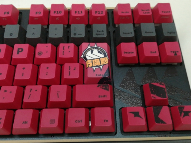 ブルーアーカイブ キーボード ゲヘナ学園モデル 日本語配列　サクラ軸 豪華セット ふもコレxブルーアーカイブ ゲヘナ学園 キーボード豪華セット 桜軸