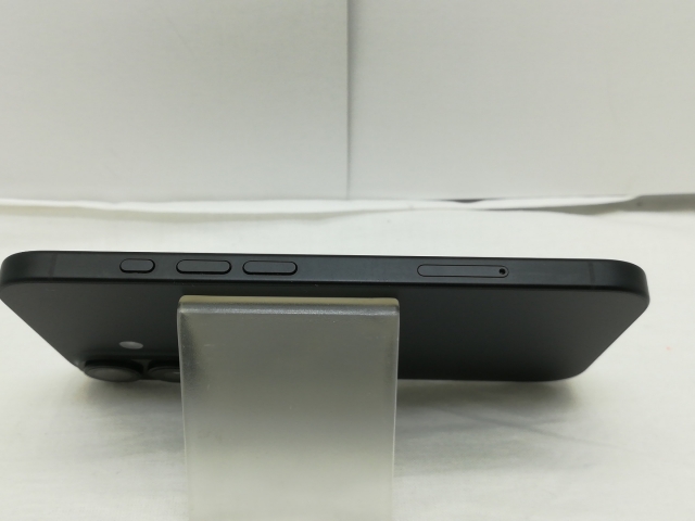 【中古】Apple 国内版 【SIMフリー】 iPhone 16 128GB ブラック MYDQ3J/A【秋葉5号】保証期間１ヶ月【ランクB】_5