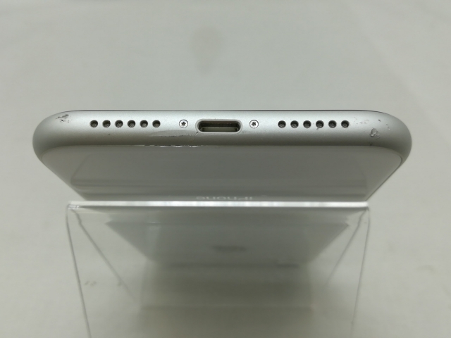 【中古】Apple 国内版 【SIMフリー】 iPhone XR 128GB ホワイト MT0J2J/A【川崎】保証期間１週間【ランクC】_4