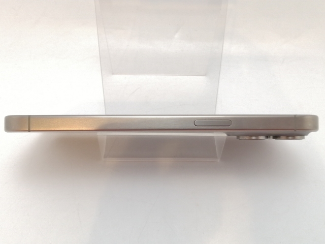 【中古】Apple docomo 【SIMフリー】 iPhone 15 Pro Max 256GB ナチュラルチタニウム MU6R3J/A【津田沼】保証期間１ヶ月【ランクA】