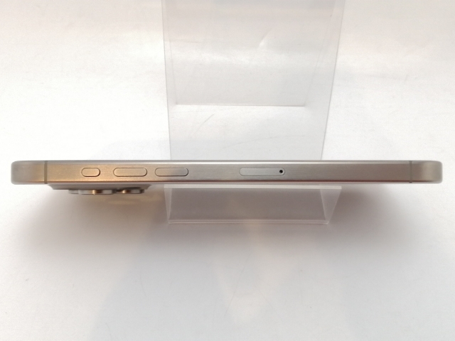 【中古】Apple docomo 【SIMフリー】 iPhone 15 Pro Max 256GB ナチュラルチタニウム MU6R3J/A【津田沼】保証期間１ヶ月【ランクA】