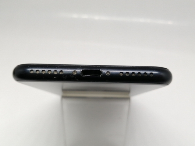 【中古】Apple docomo 【SIMロック解除済み】 iPhone SE（第2世代） 64GB ブラック MHGP3J/A（後期型番）【秋葉5号】保証期間１ヶ月【ランクC】_4