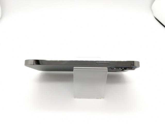 【中古】Apple 国内版 【SIMフリー】 iPhone 13 Pro Max 256GB グラファイト MLJ83J/A【三宮センター】保証期間１ヶ月【ランクB】_3