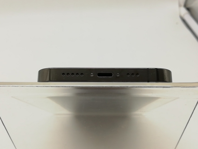 【中古】Apple docomo 【SIMロック解除済み】 iPhone 12 Pro 512GB グラファイト MGMF3J/A【横浜】保証期間１ヶ月【ランクC】_4