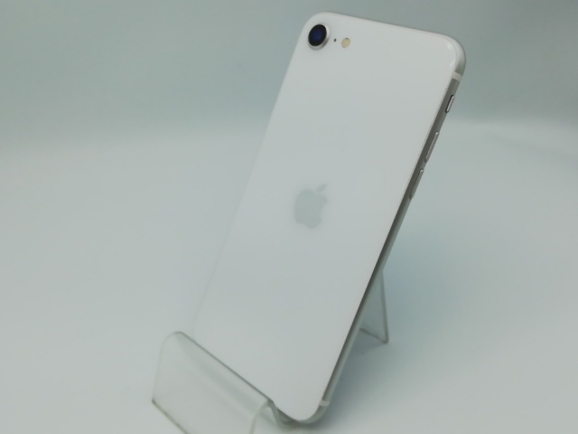 【中古】Apple au 【SIMロック解除済み】 iPhone SE（第2世代） 64GB ホワイト MHGQ3J/A（後期型番）【秋葉本店】保証期間１ヶ月【ランクB】