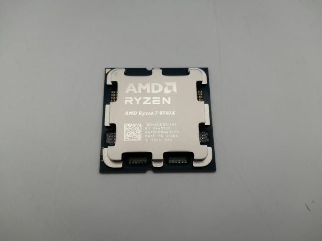 AMD Ryzen 7 9700X (3.8GHz/TC:5.5GHz) bulk AM5/8C/16T/L3 32MB/Radeon Graphics/TDP 65W【町田】保証期間１週間