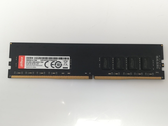 【中古】DDR4 16GB PC4-25600(DDR4-3200)【デスクトップPC用】【秋葉3号】保証期間１週間