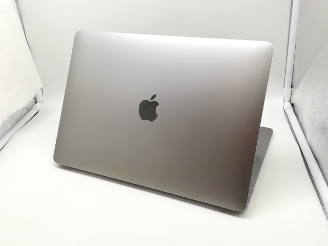 【中古】Apple MacBook Air 13インチ CTO (M1・2020) スペースグレイ Apple M1(CPU:8C/GPU:8C)/16G/512G【横浜】保証期間１ヶ月【ランクB】