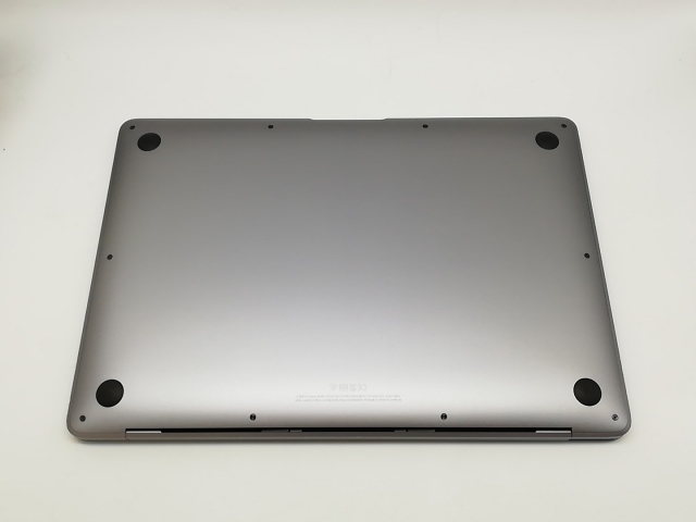 【中古】Apple MacBook Air 13インチ CTO (M1・2020) スペースグレイ Apple M1(CPU:8C/GPU:8C)/16G/512G【横浜】保証期間１ヶ月【ランクB】