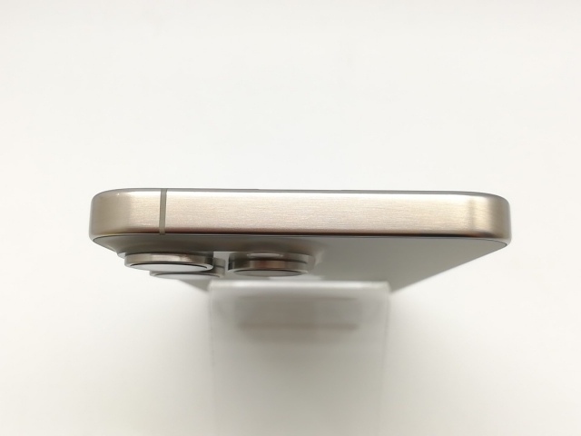 【中古】Apple 国内版 【SIMフリー】 iPhone 15 Pro Max 256GB ナチュラルチタニウム MU6R3J/A【横浜】保証期間１ヶ月【ランクA】